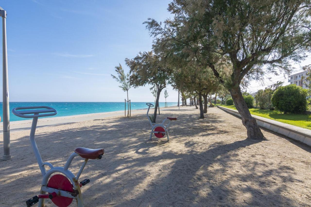Homeholidaysrentals Margot - Costa Barcelona Pineda De Mar Exterior foto